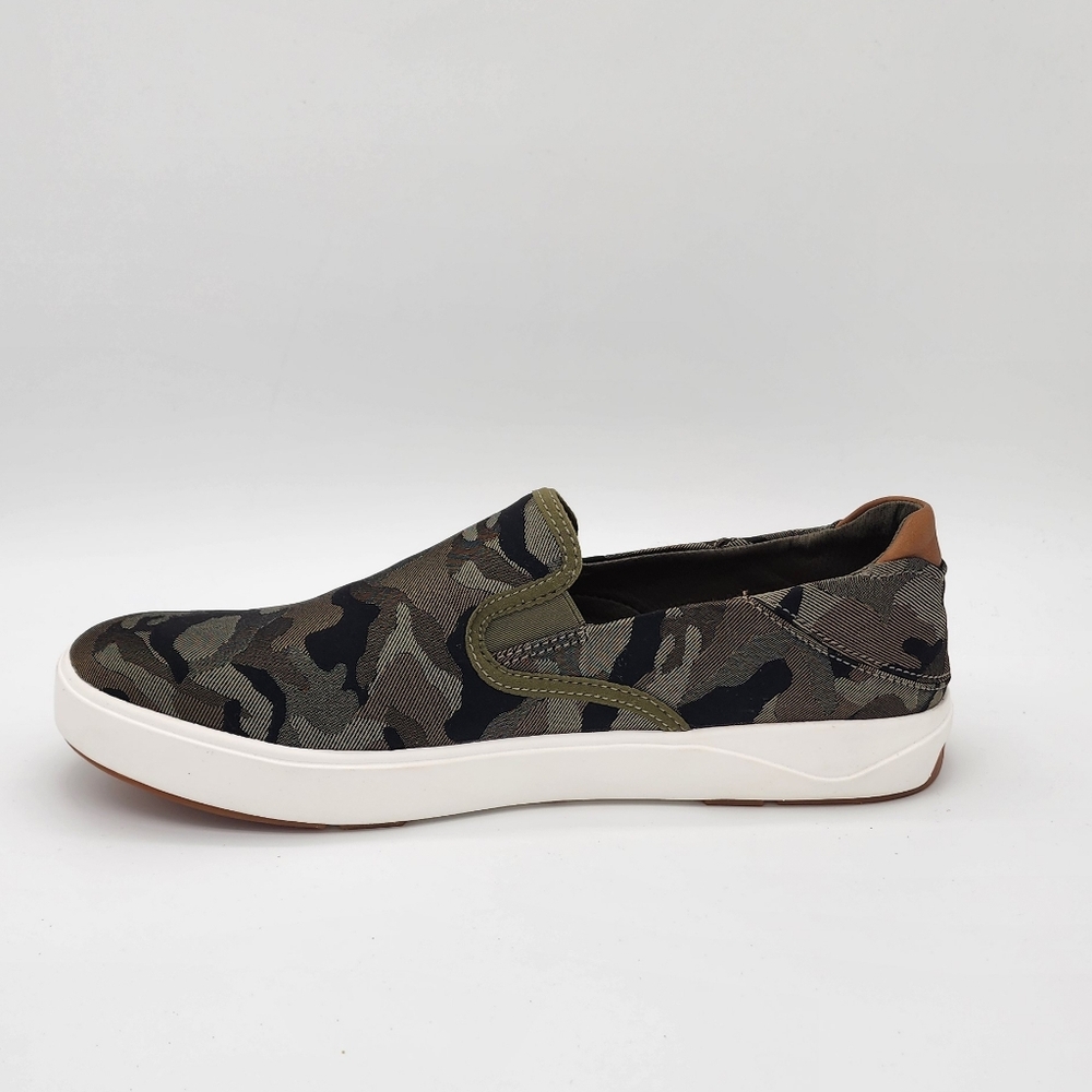 OluKai Men's Gray Camo Slip-On Loafers - Picture 12 of 14